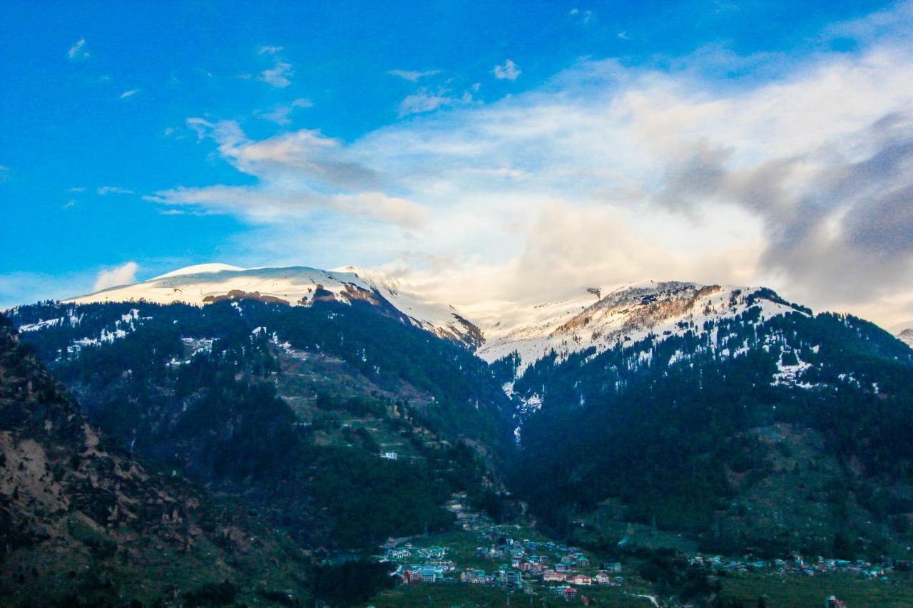 Highq Manali Hotel Exterior photo