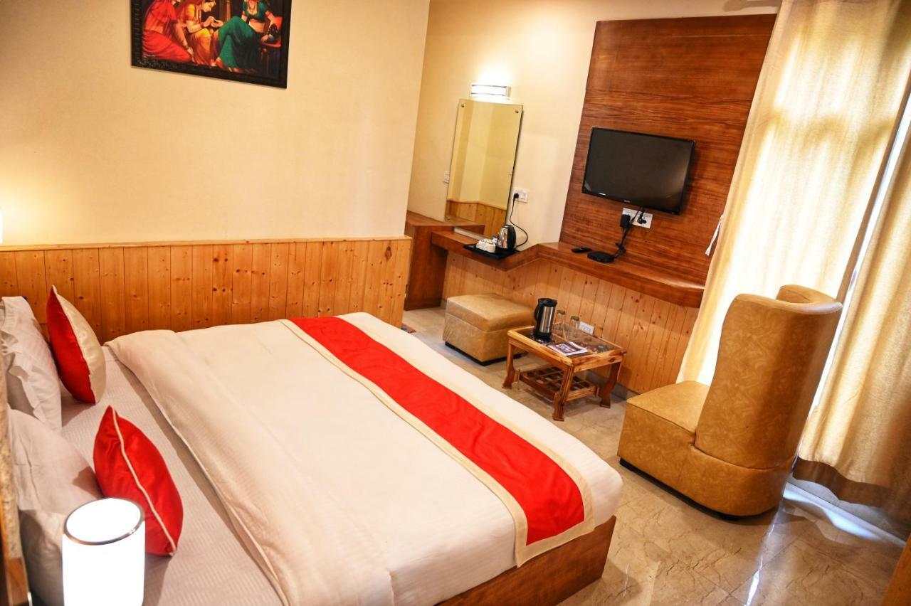 Highq Manali Hotel Exterior photo
