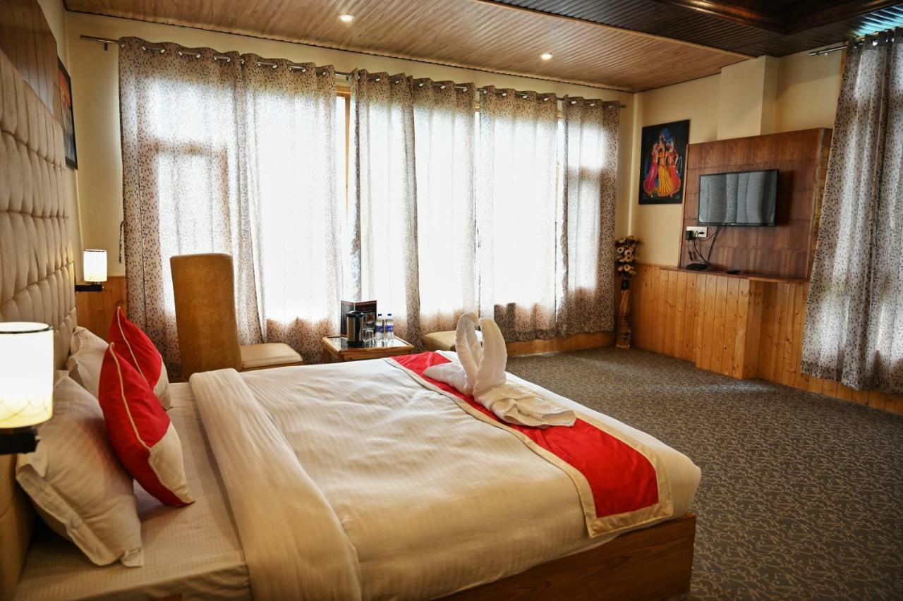 Highq Manali Hotel Exterior photo